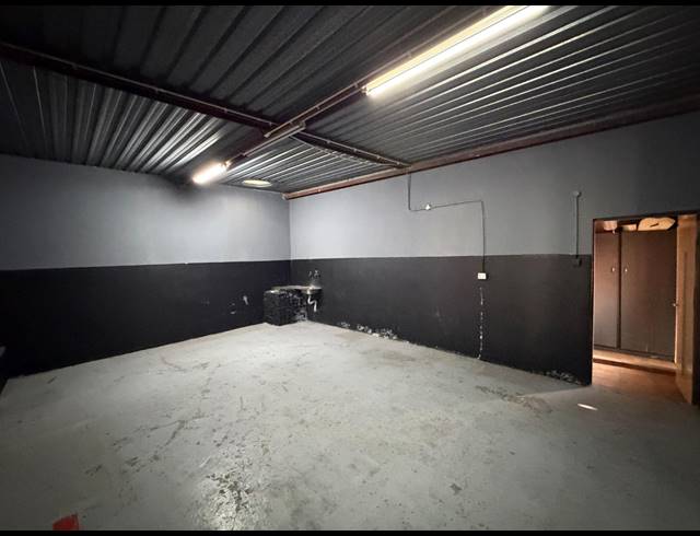 849M² WAREHOUSE TO LET IN CHLOORKOP